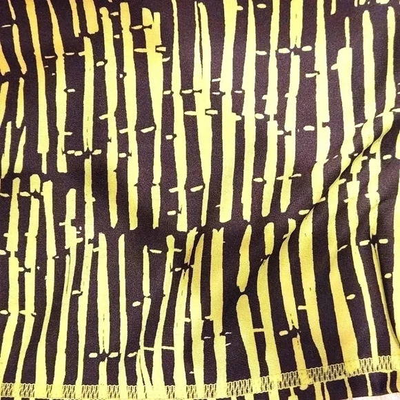 NWOT Zella activewear lime green and black striped cropped leggings Size Small - Picture 3 of 4